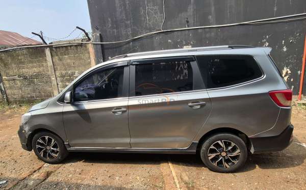 WULING CONFERO S