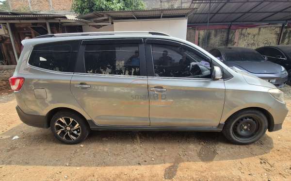 WULING CONFERO S
