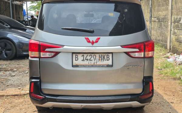 WULING CONFERO S