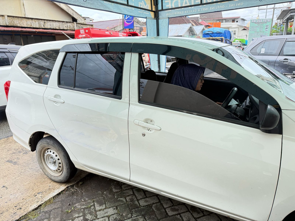 DAIHATSU SIGRA  D