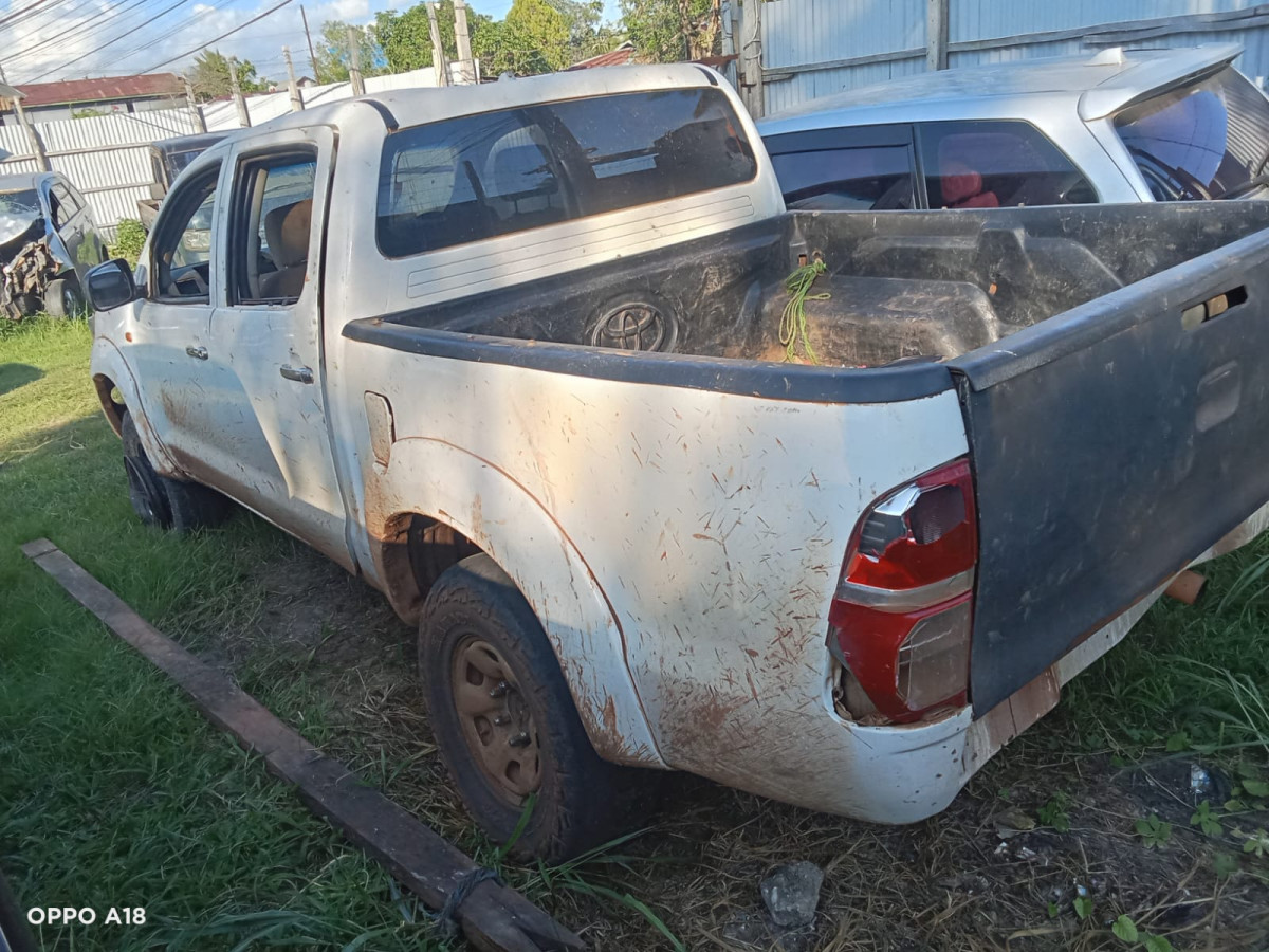 TOYOTA  HILUX  2.5 E 4X4 DC