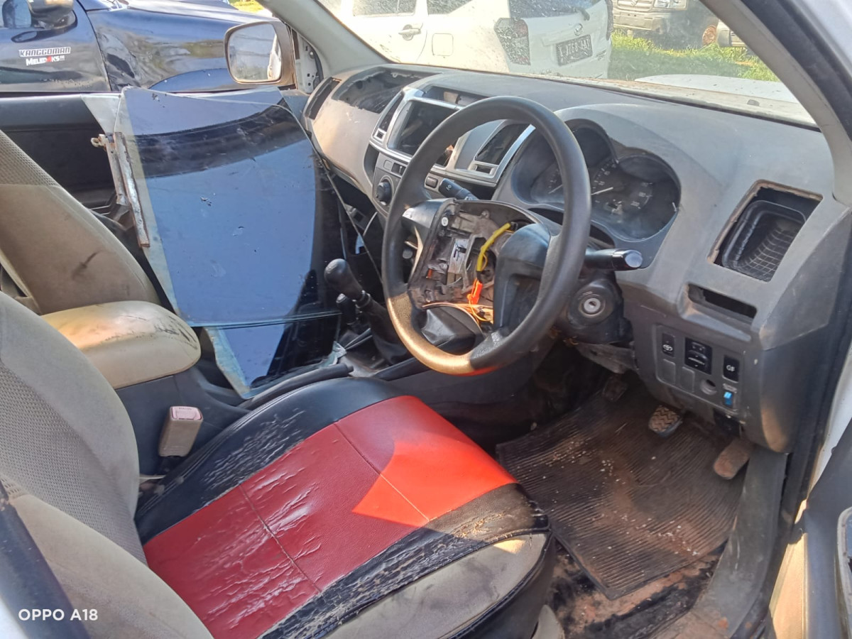 TOYOTA  HILUX  2.5 E 4X4 DC