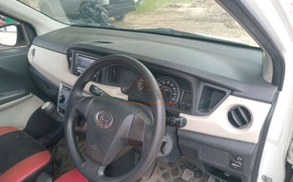 DAIHATSU  SIGRA  R