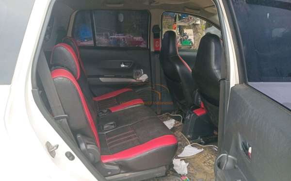 DAIHATSU  SIGRA  R
