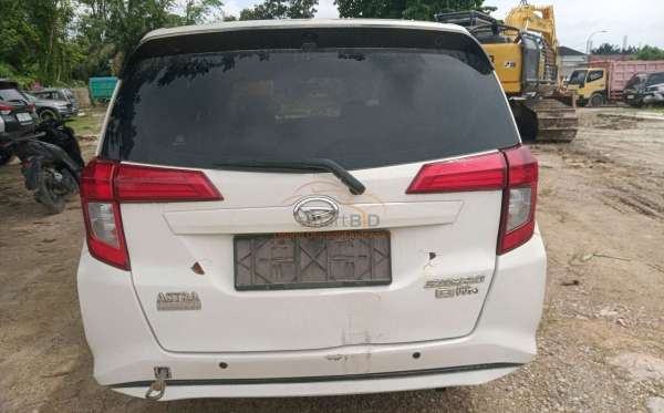 DAIHATSU  SIGRA  R