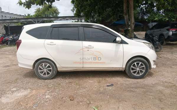 DAIHATSU  SIGRA  R