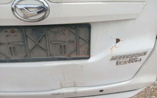 DAIHATSU  SIGRA  R
