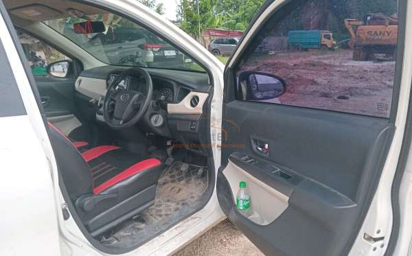 DAIHATSU  SIGRA  R