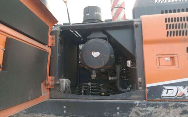DEVELON  EXCAVATOR  DX 300 LCA