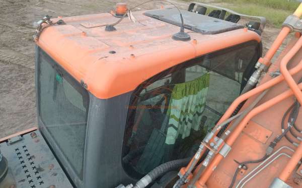DEVELON  EXCAVATOR  DX 300 LCA