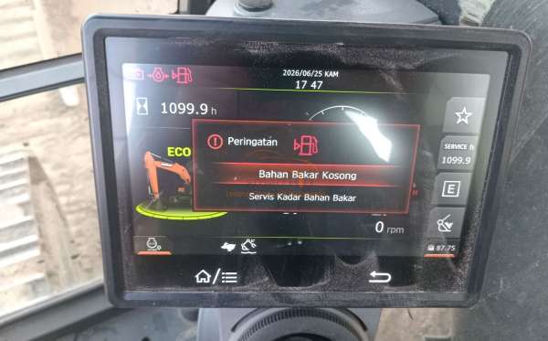 DEVELON  EXCAVATOR  DX 300 LCA