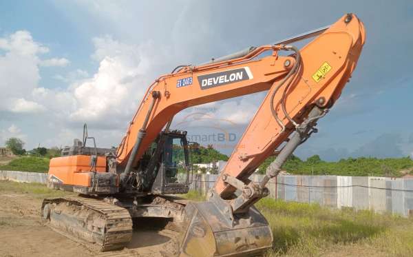 DEVELON  EXCAVATOR  DX 300 LCA