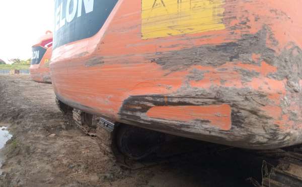DEVELON  EXCAVATOR  DX 300 LCA