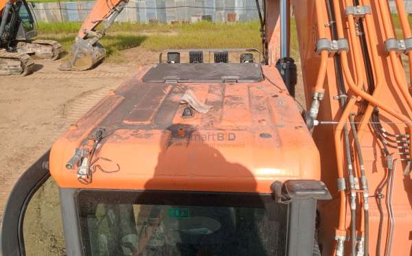 DEVELON  EXCAVATOR  DX 300 LCA
