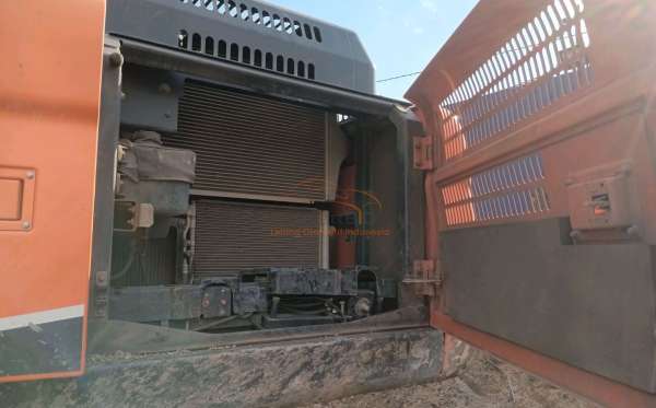 DEVELON  EXCAVATOR  DX 300 LCA