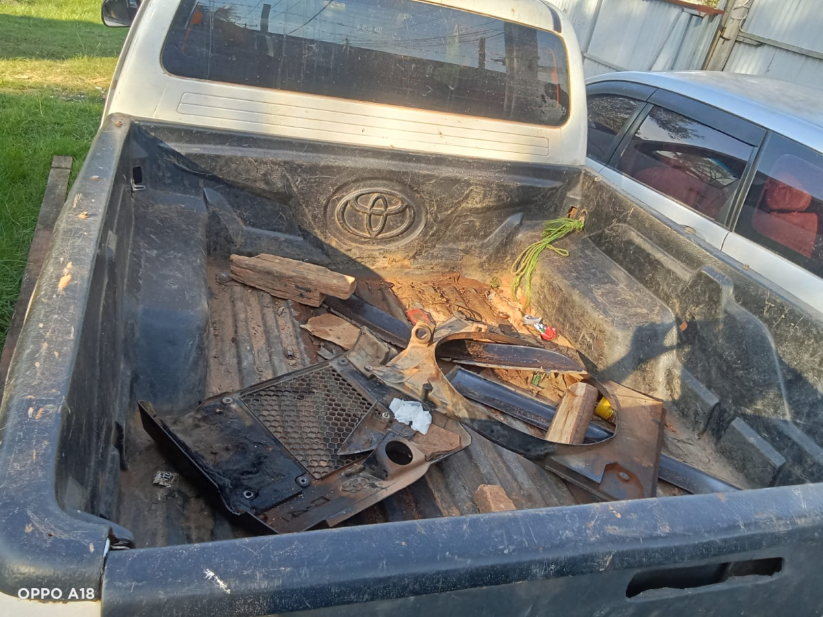 TOYOTA  HILUX  2.5 E 4X4 DC