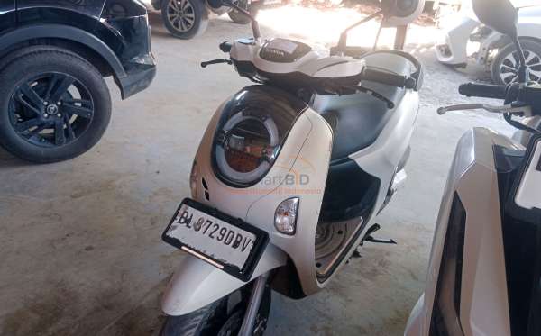 HONDA SCOOPY PRESTIGE