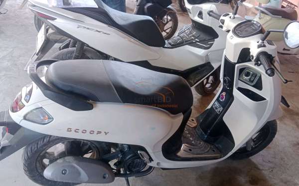 HONDA SCOOPY PRESTIGE