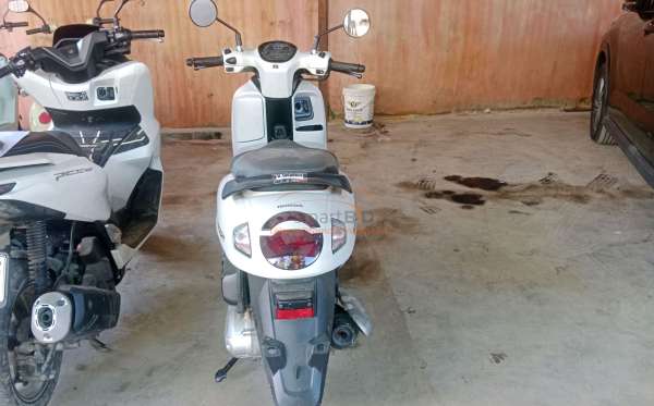 HONDA SCOOPY PRESTIGE