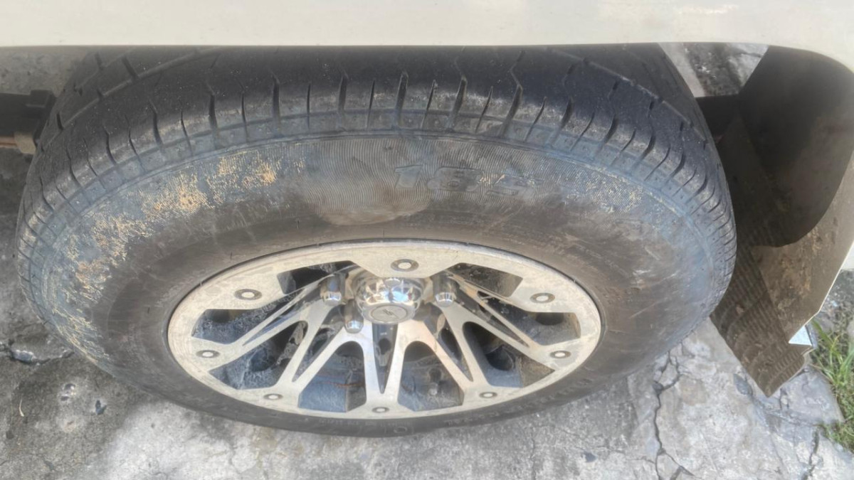 MITSUBISHI  L 300  BC-R 4X2