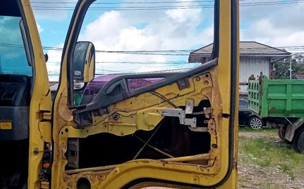 MITSUBISHI CANTER FE 75