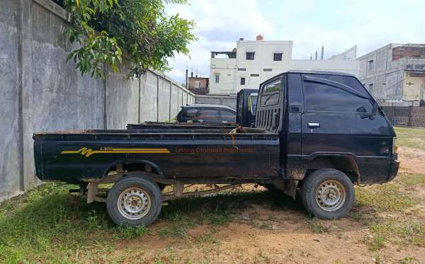 MITSUBISHI L 300