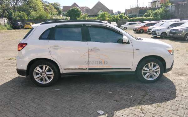 MITSUBISHI OUTLANDER SPORT