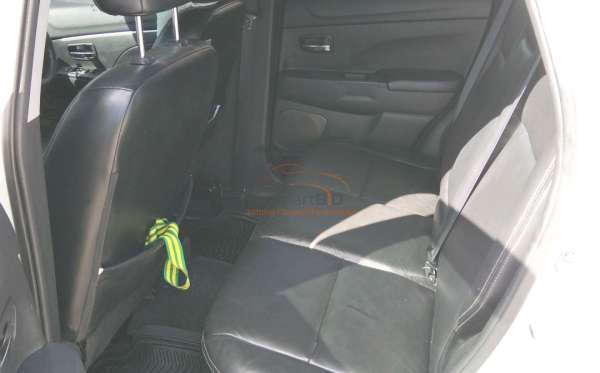 MITSUBISHI OUTLANDER SPORT