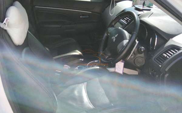 MITSUBISHI OUTLANDER SPORT