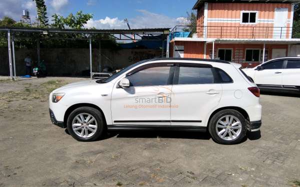 MITSUBISHI OUTLANDER SPORT