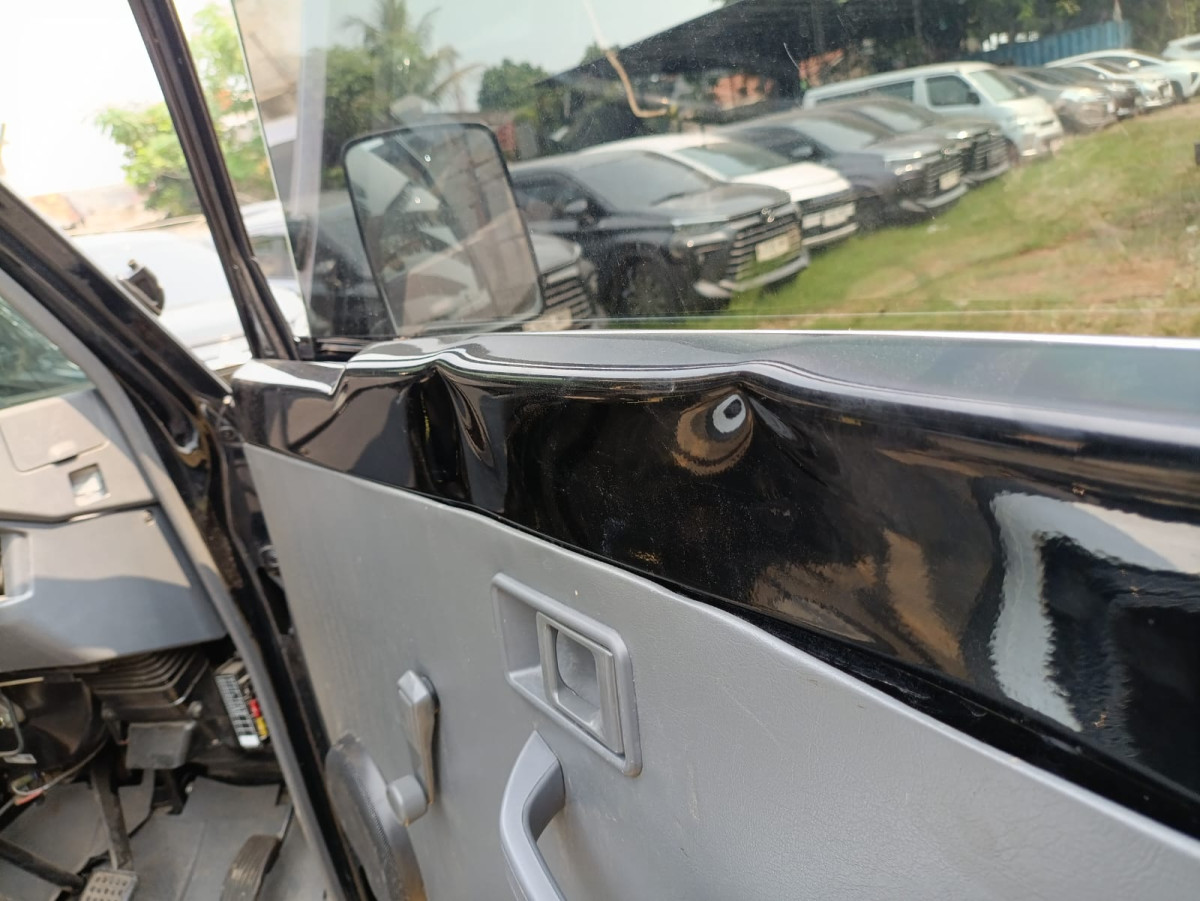 MITSUBISHI  L 300 L300 PU FB-R (4X2)
