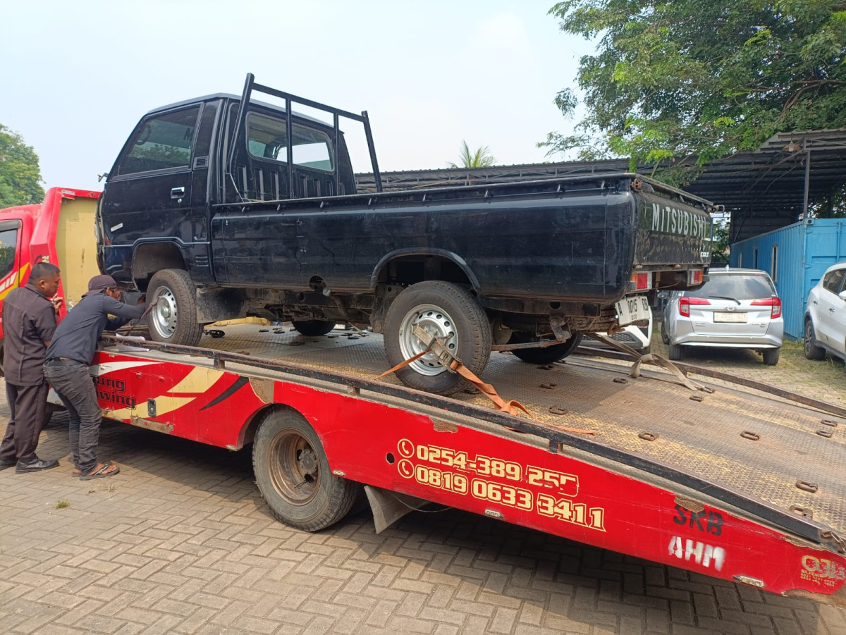 MITSUBISHI  L 300 L300 PU FB-R (4X2)