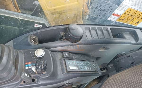 SUMITOMO EXCAVATOR SH130LF-6