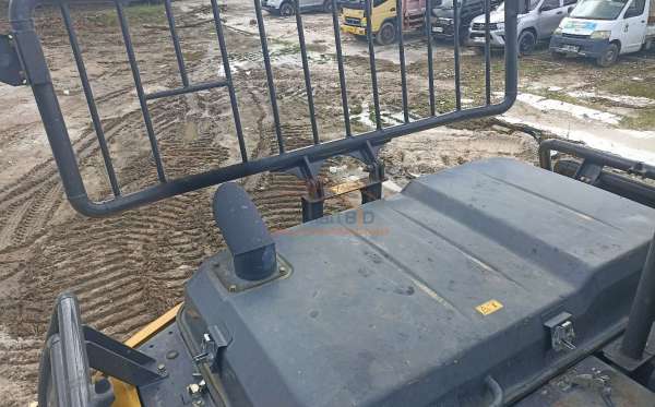 SUMITOMO EXCAVATOR SH130LF-6