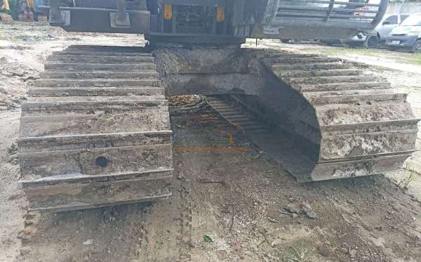 SUMITOMO EXCAVATOR SH130LF-6