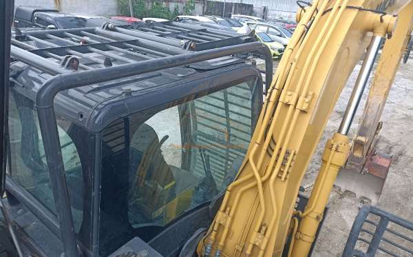 SUMITOMO EXCAVATOR SH130LF-6