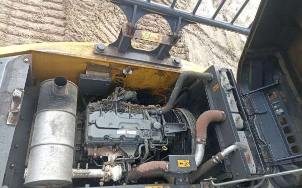 SUMITOMO EXCAVATOR SH130LF-6