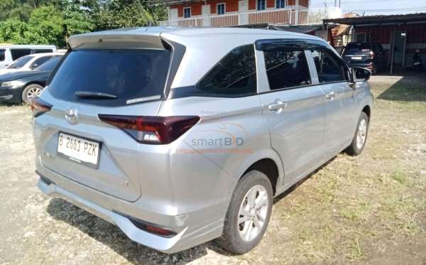 TOYOTA  AVANZA  1.3 E