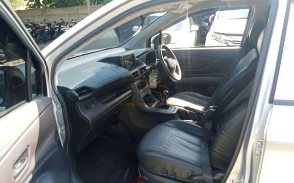 TOYOTA  AVANZA  1.3 E