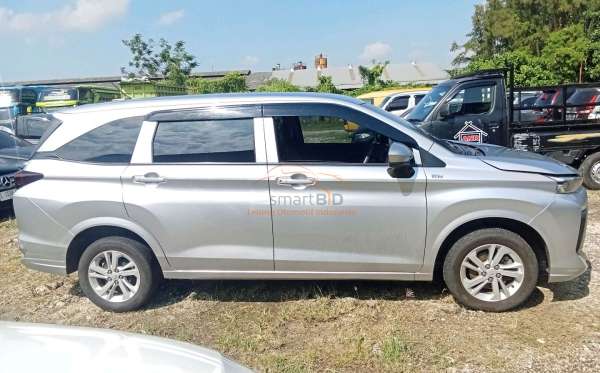 TOYOTA  AVANZA  1.3 E