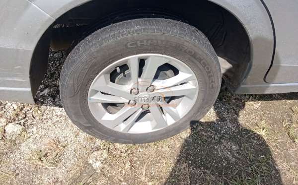 TOYOTA  AVANZA  1.3 E
