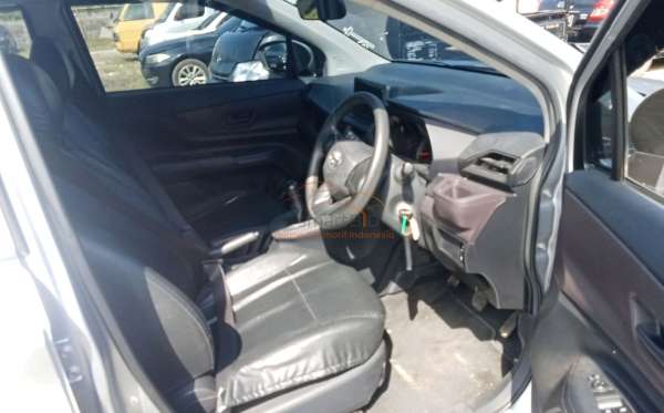 TOYOTA  AVANZA  1.3 E