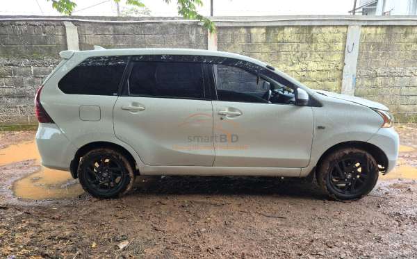 TOYOTA AVANZA E