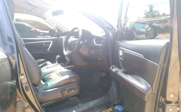 TOYOTA  FORTUNER  2.4 VRZ