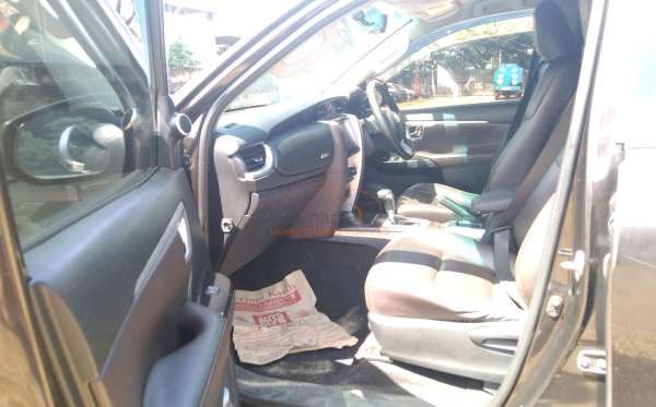 TOYOTA  FORTUNER  2.4 VRZ