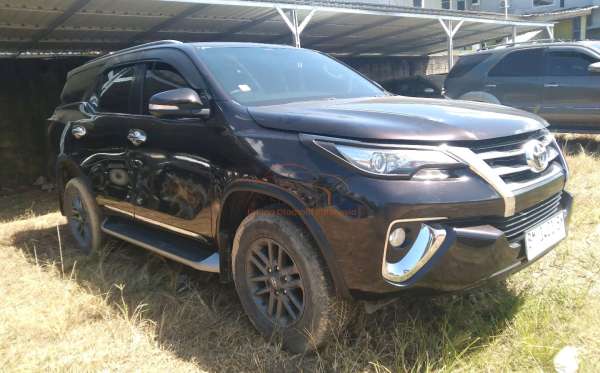 TOYOTA  FORTUNER  2.4 VRZ