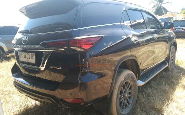 TOYOTA  FORTUNER  2.4 VRZ