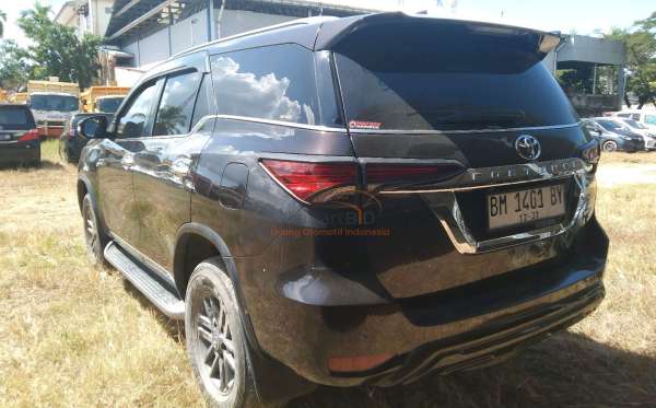 TOYOTA  FORTUNER  2.4 VRZ