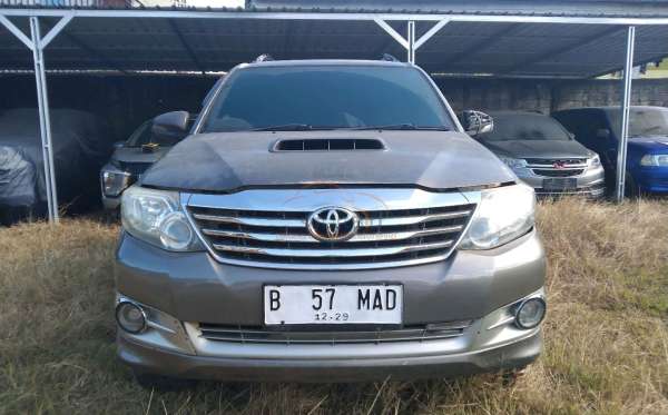 TOYOTA FORTUNER 2.5G AT