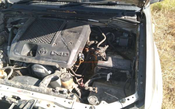 TOYOTA FORTUNER 2.5G AT